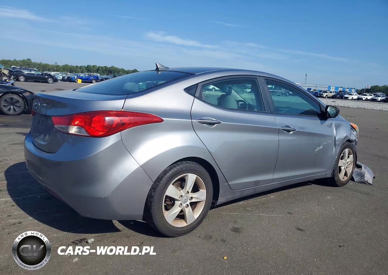 2013 Hyundai Elantra Gls VIN:KMHDH4AE3DU615096 - 3