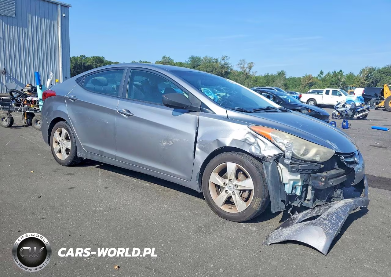 2013 Hyundai Elantra Gls VIN:KMHDH4AE3DU615096 - 4