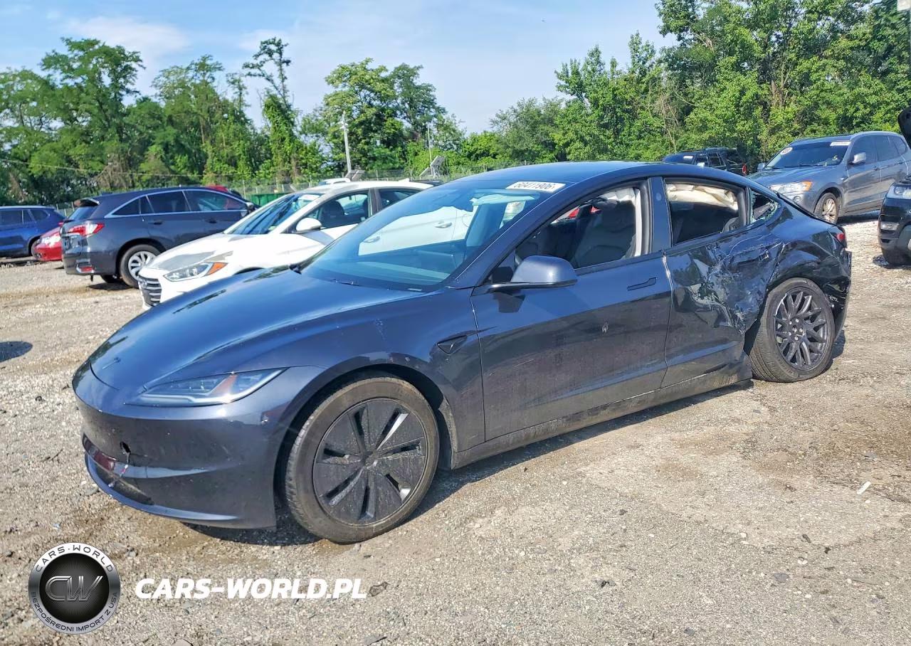 2026 Tesla Model 3 – zdjęcie 1 z 12