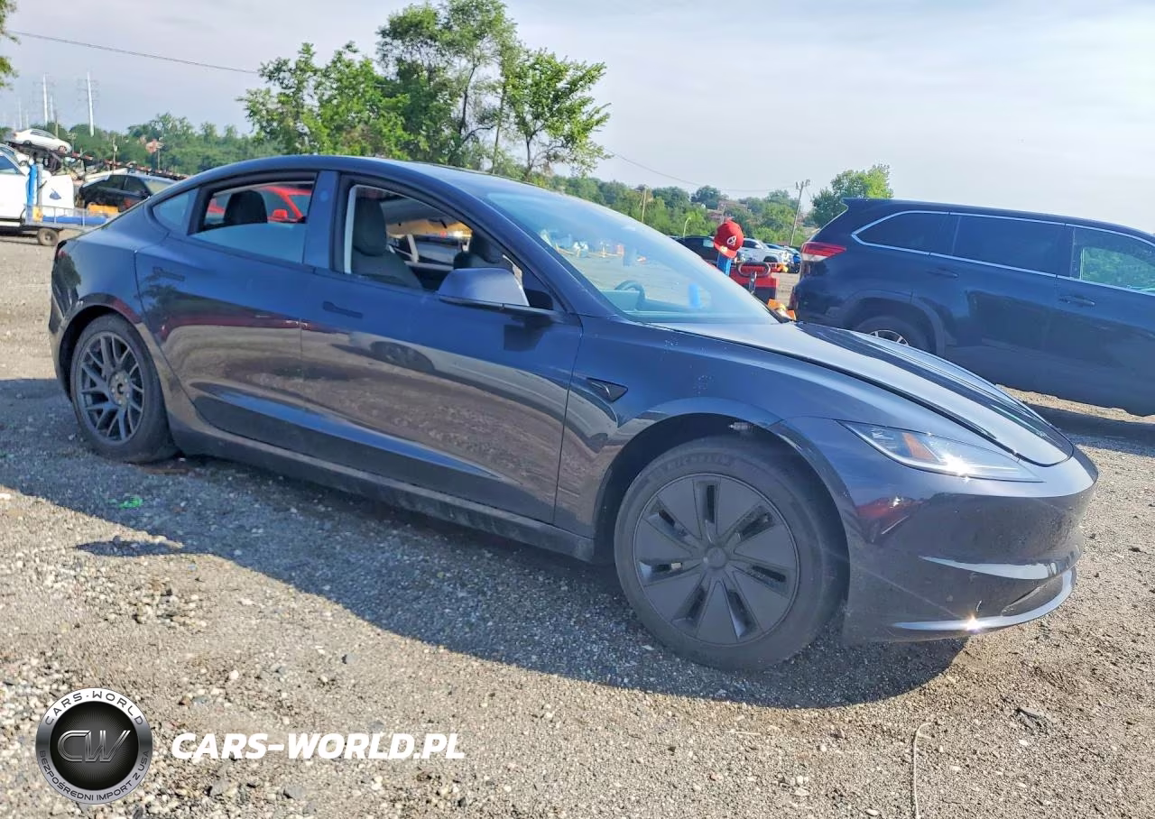 2026 Tesla Model 3 VIN:5YJ3E1EAXTF157966 - 4