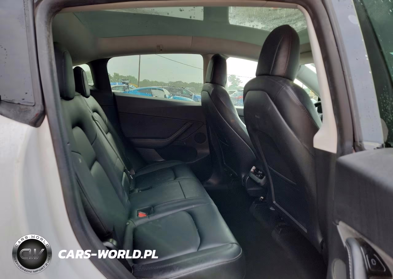 2020 Tesla Model Y VIN:5YJYGDEE2LF035946 - 10