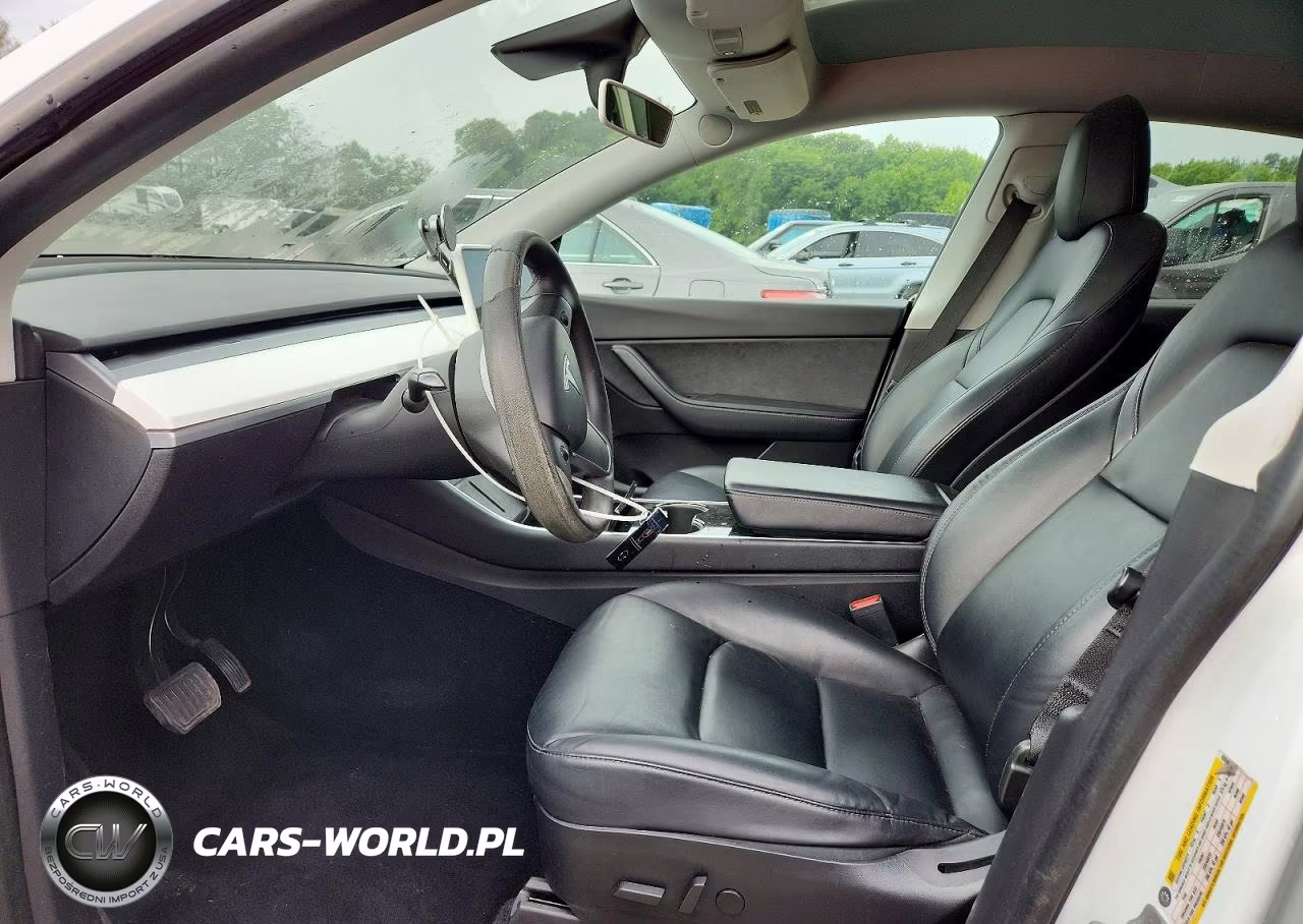 2020 Tesla Model Y VIN:5YJYGDEE2LF035946 - 7