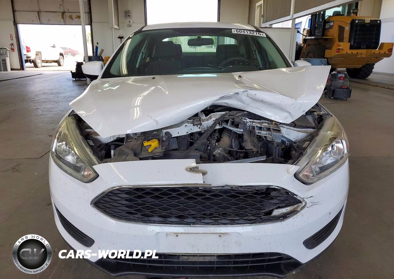 2018 Ford Focus Se VIN:1FADP3F23JL205857 - 5