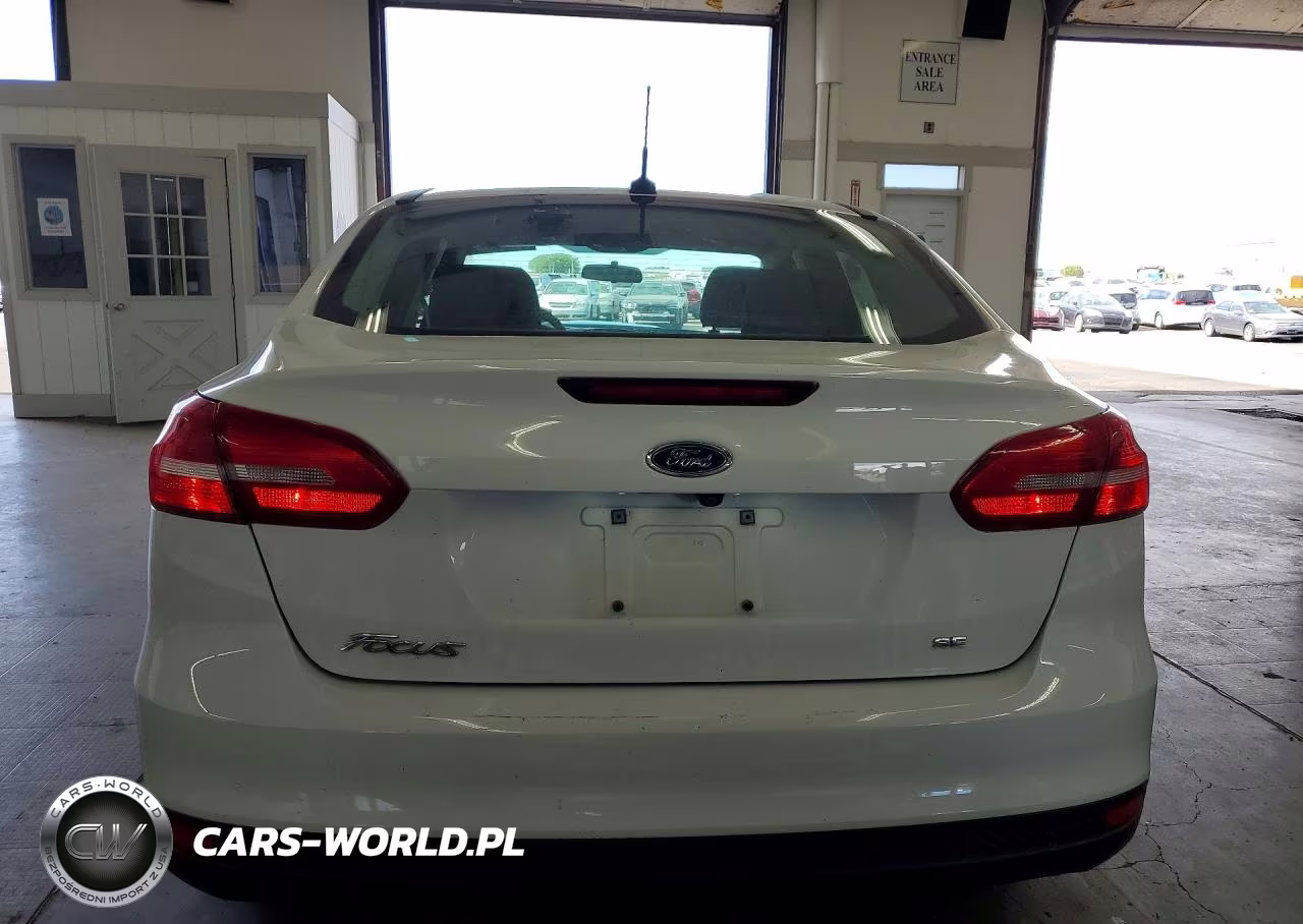 2018 Ford Focus Se VIN:1FADP3F23JL205857 - 6