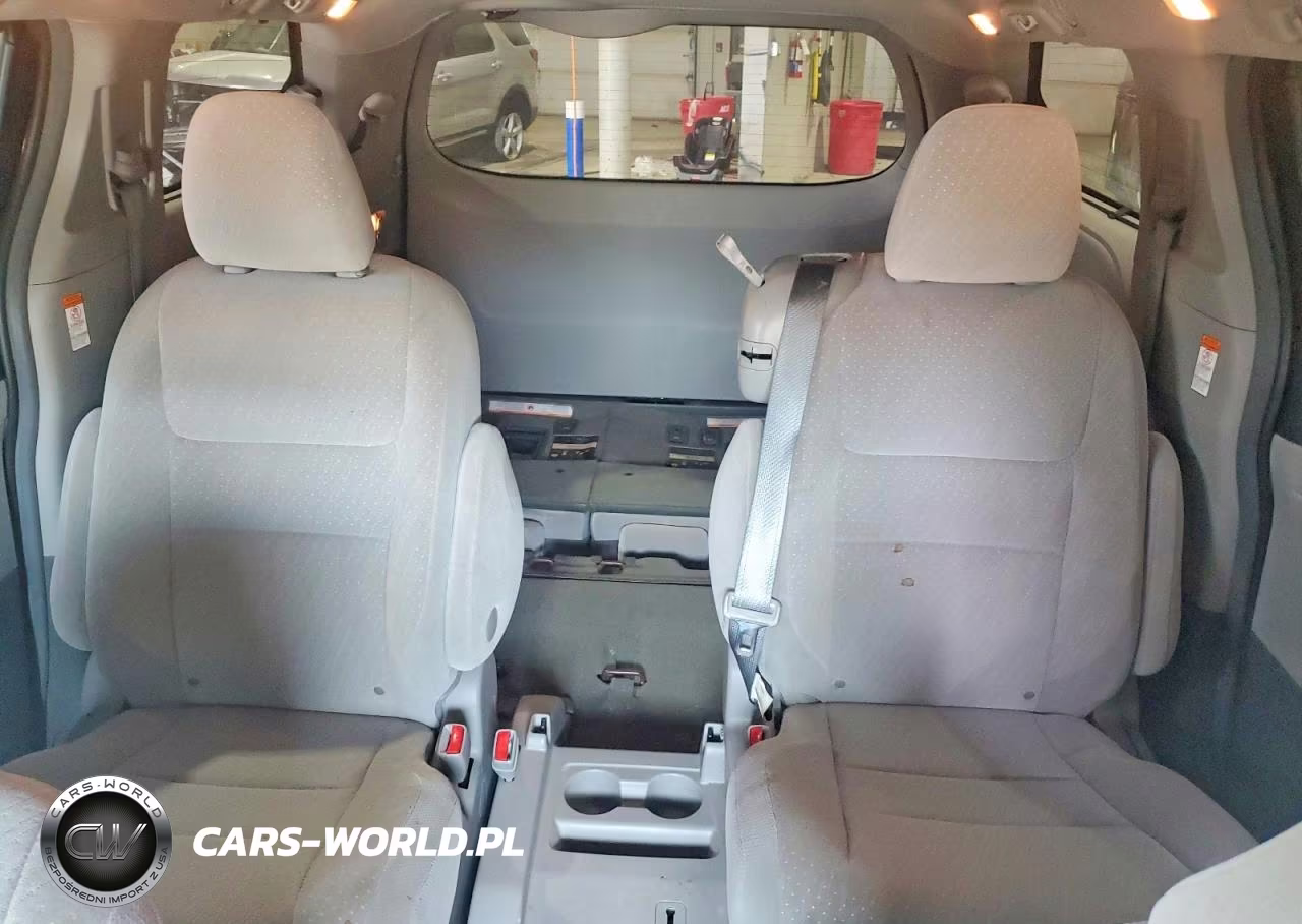 2017 Toyota Sienna Le VIN:5TDKZ3DC7HS776722 - 10