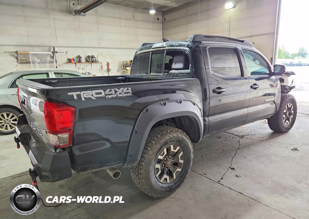 2016 Toyota Tacoma Trd Off-Road VIN:5TFCZ5AN4GX009876 - 3