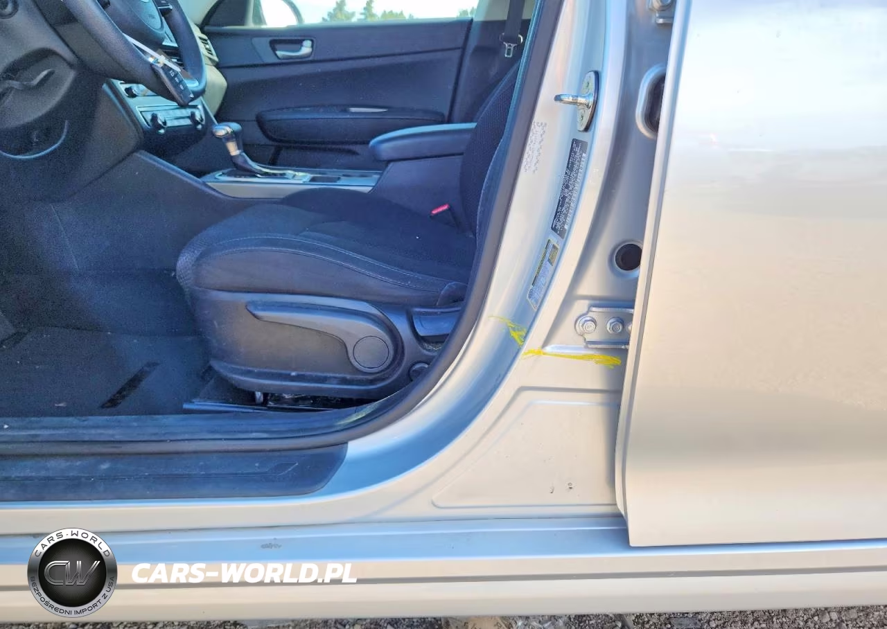 2019 Kia Optima Lx VIN:5XXGT4L39KG350750 - 12