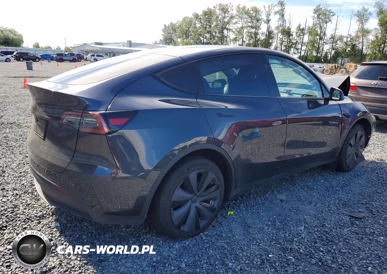 2024 Tesla Model Y VIN:7SAYGDED2RF053608 - 3