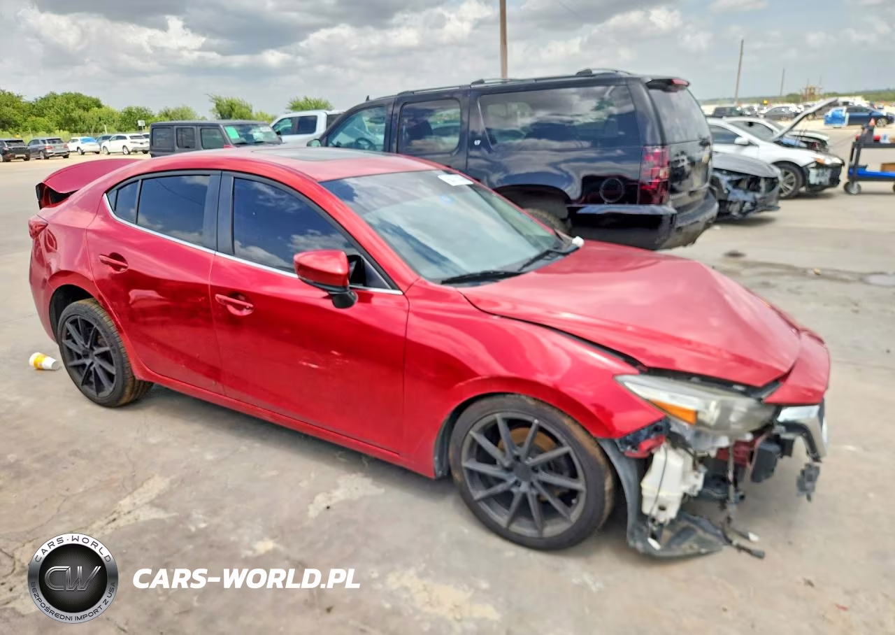 2018 Mazda 3 Touring VIN:3MZBN1V32JM219623 - 4