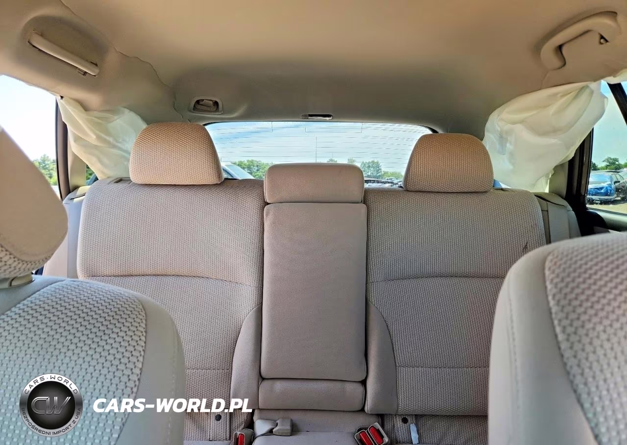 2018 Subaru Outback 2.5I Premium VIN:4S4BSACC3J3320584 - 10