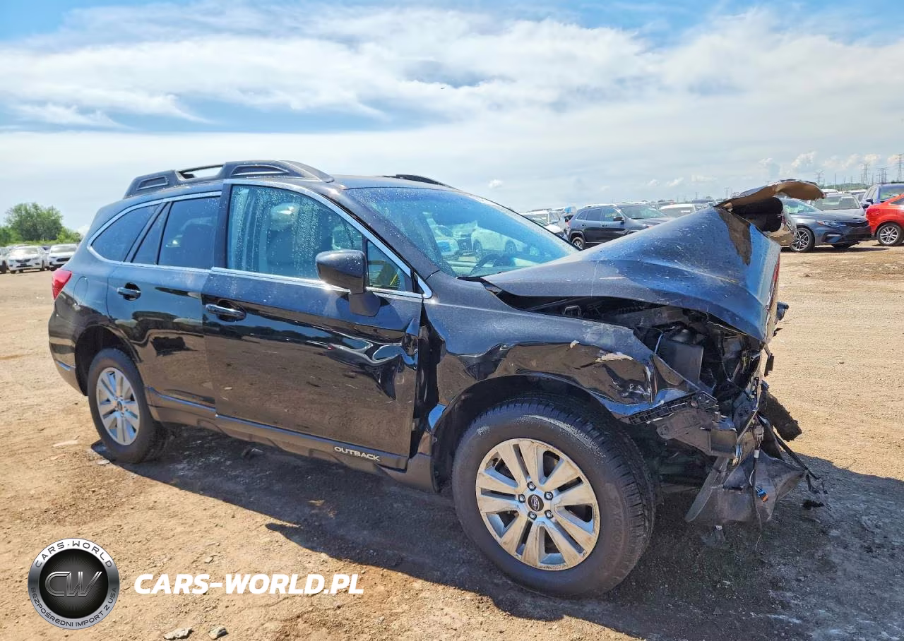 2018 Subaru Outback 2.5I Premium VIN:4S4BSACC3J3320584 - 4