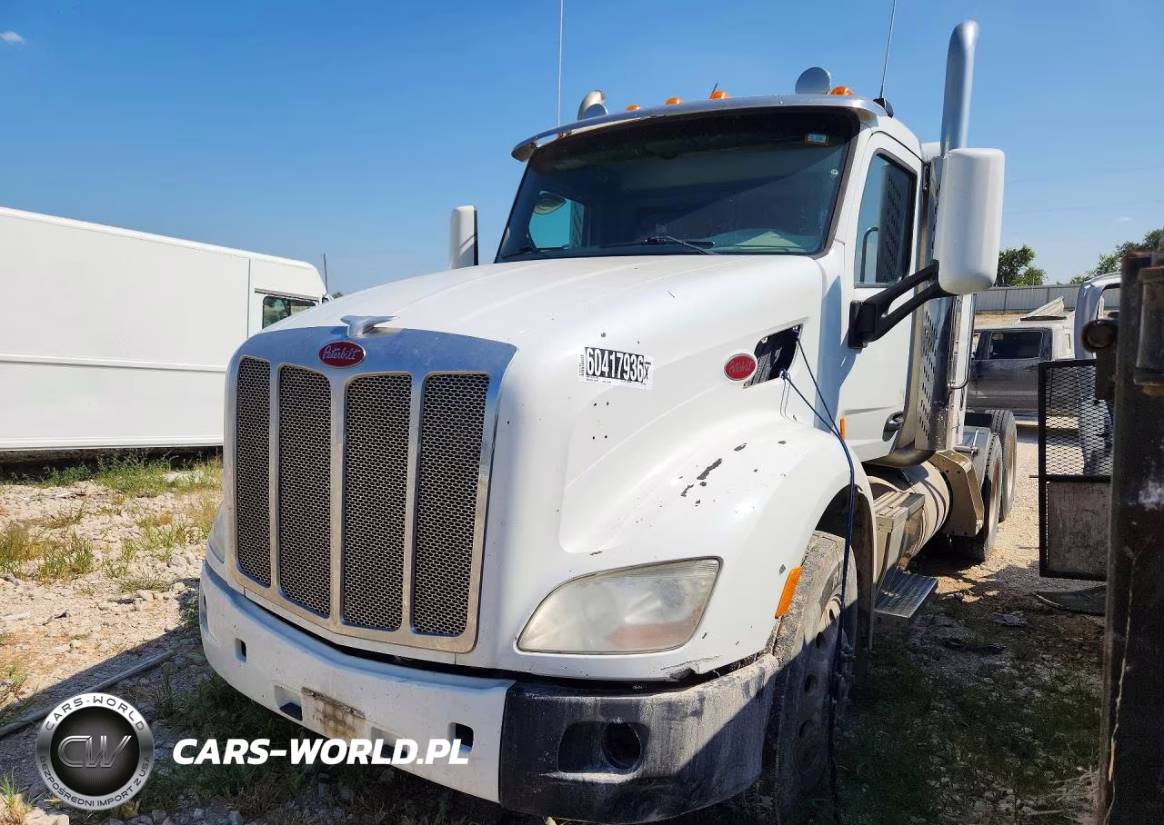 2015 Peterbilt 579 Semi Truck