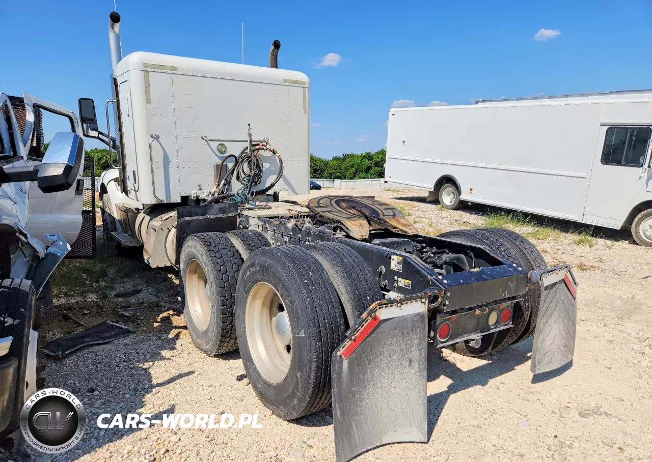 2015 Peterbilt 579 Semi Truck VIN:1XPBDP9XXFD247032 - 2