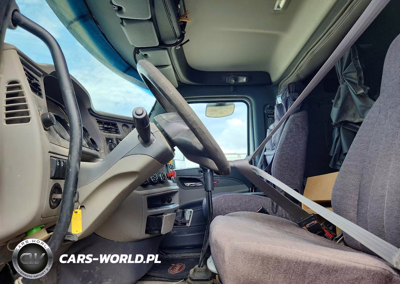 2015 Peterbilt 579 Semi Truck VIN:1XPBDP9XXFD247032 - 7