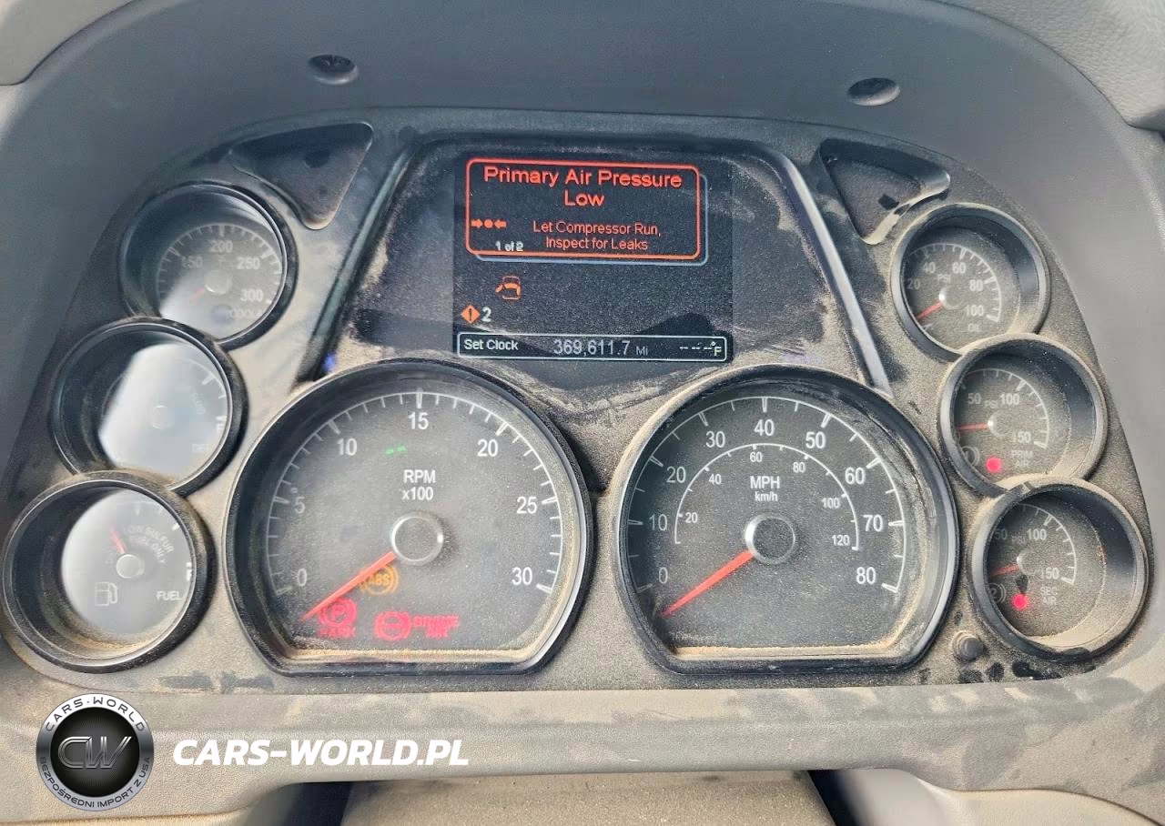 2015 Peterbilt 579 Semi Truck VIN:1XPBDP9XXFD247032 - 9