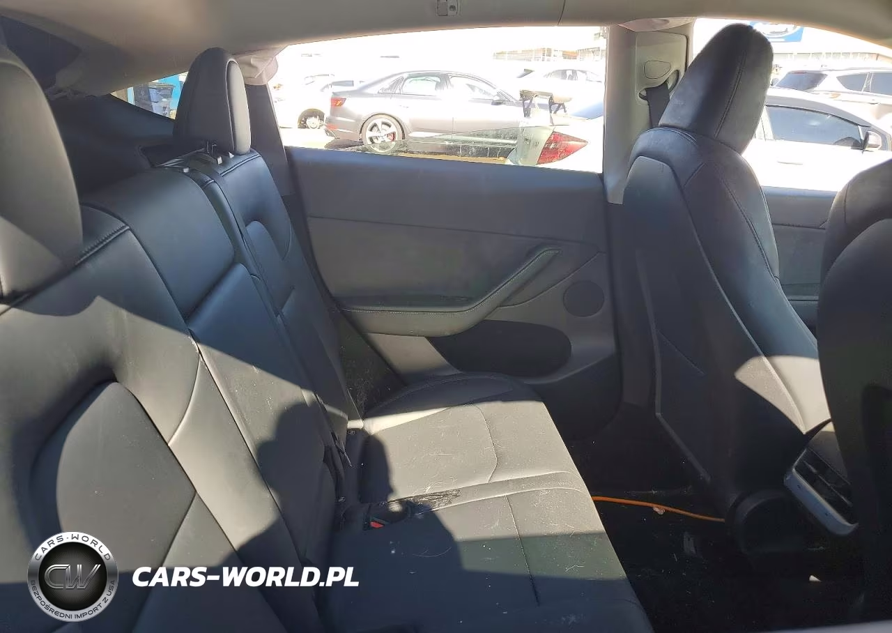 2023 Tesla Model Y VIN:7SAYGDEE6PA075937 - 10