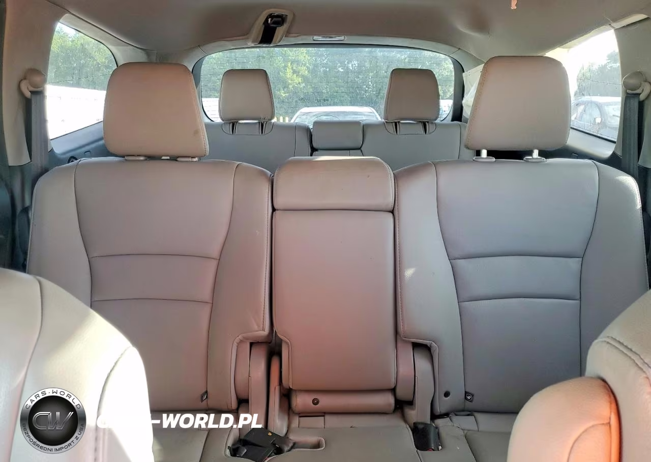 2017 Honda Pilot Touring VIN:5FNYF5H98HB043368 - 10