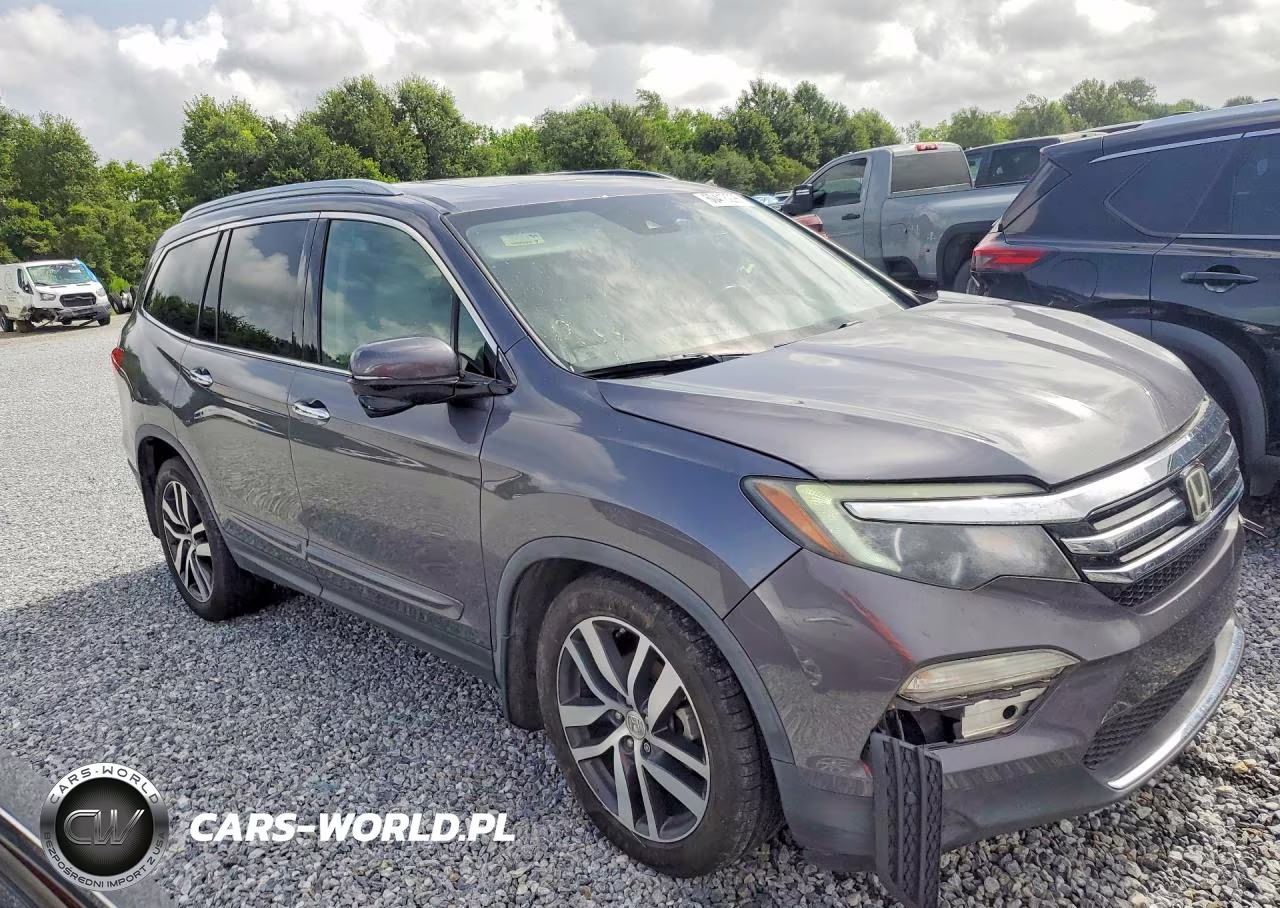 2017 Honda Pilot Touring VIN:5FNYF5H98HB043368 - 4