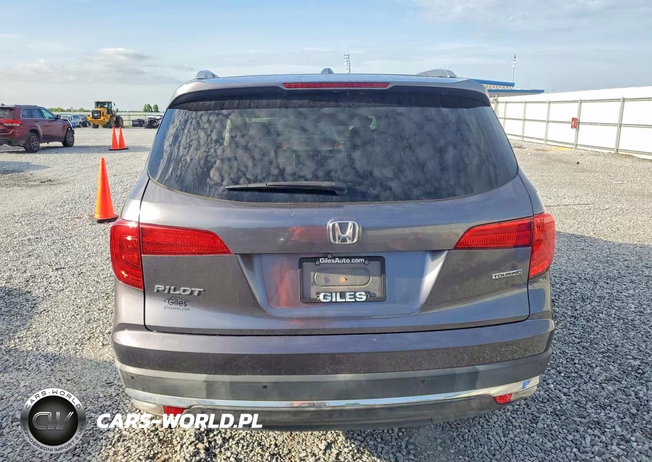 2017 Honda Pilot Touring VIN:5FNYF5H98HB043368 - 6