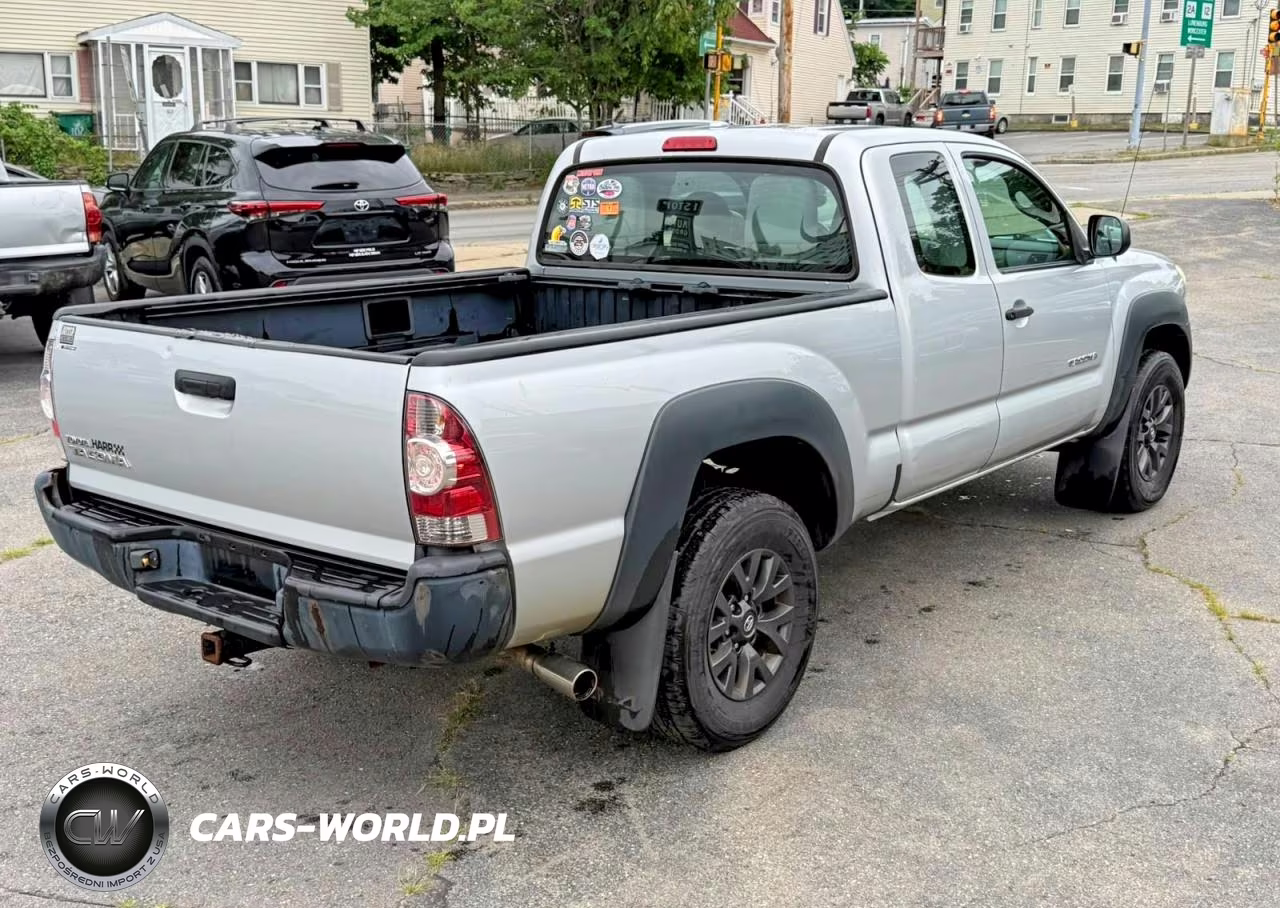 2010 Toyota Tacoma Access Cab VIN:5TEUX4EN8AZ709981 - 3