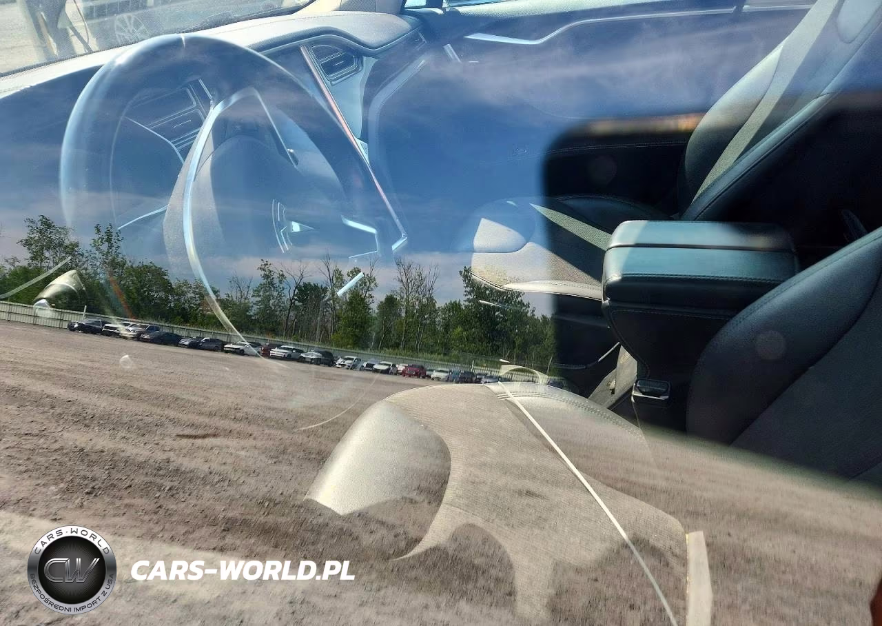 2015 Tesla Model S 85D VIN:5YJSA1H24FFP70679 - 7