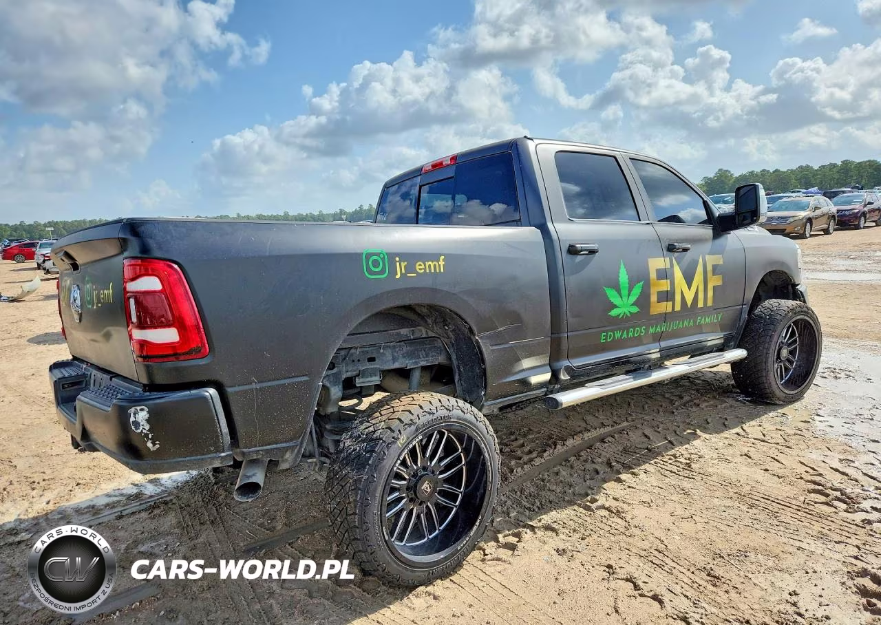 2023 Ram 2500 Laramie VIN:3C6UR5FL0PG588422 - 3