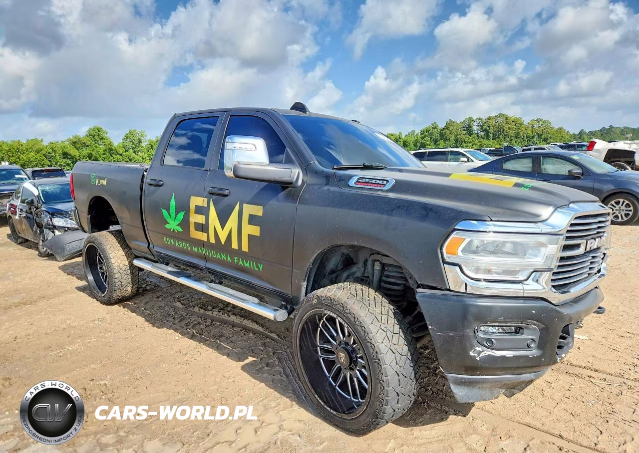 2023 Ram 2500 Laramie VIN:3C6UR5FL0PG588422 - 4