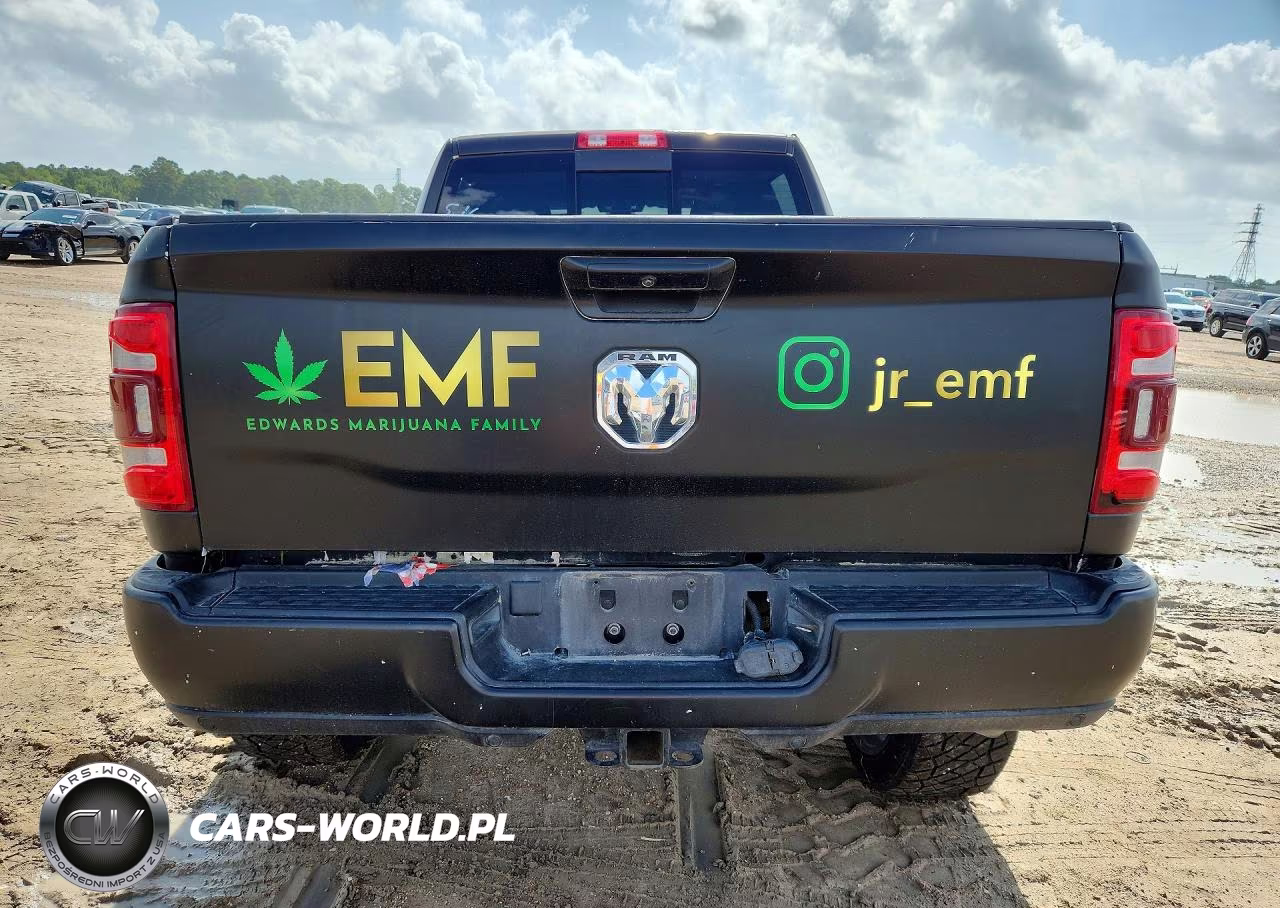2023 Ram 2500 Laramie VIN:3C6UR5FL0PG588422 - 6