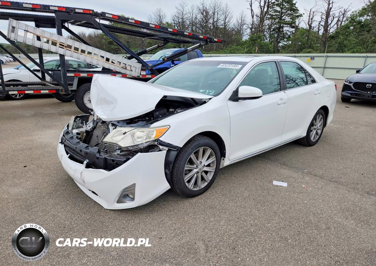 2014 Toyota Camry Xle – zdjęcie 1 z 12