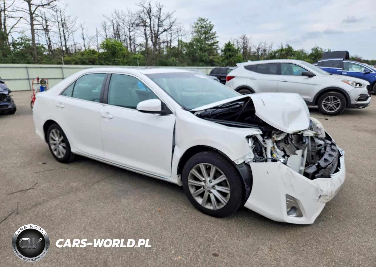 2014 Toyota Camry Xle VIN:4T4BF1FKXER395067 - 4