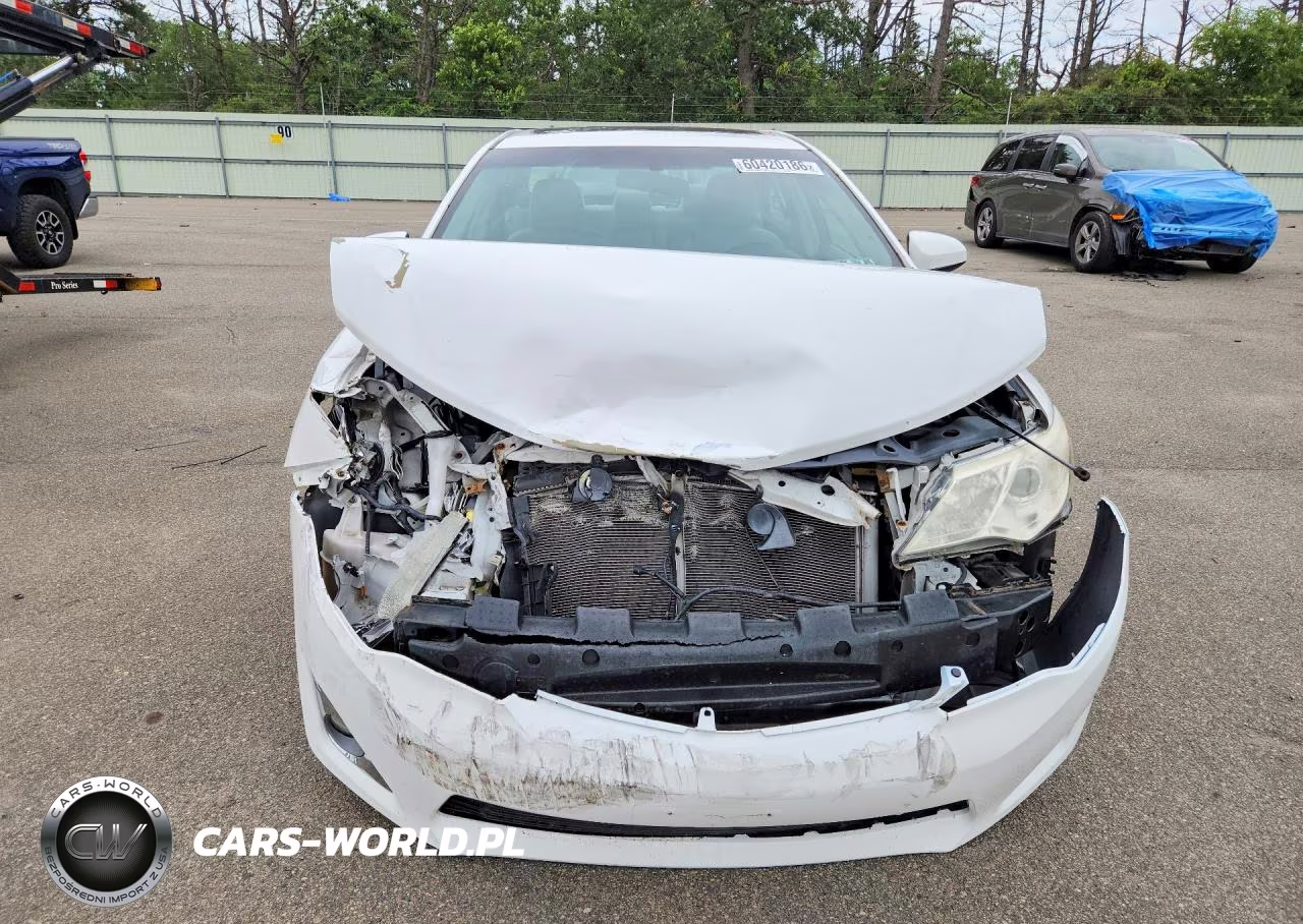 2014 Toyota Camry Xle VIN:4T4BF1FKXER395067 - 5