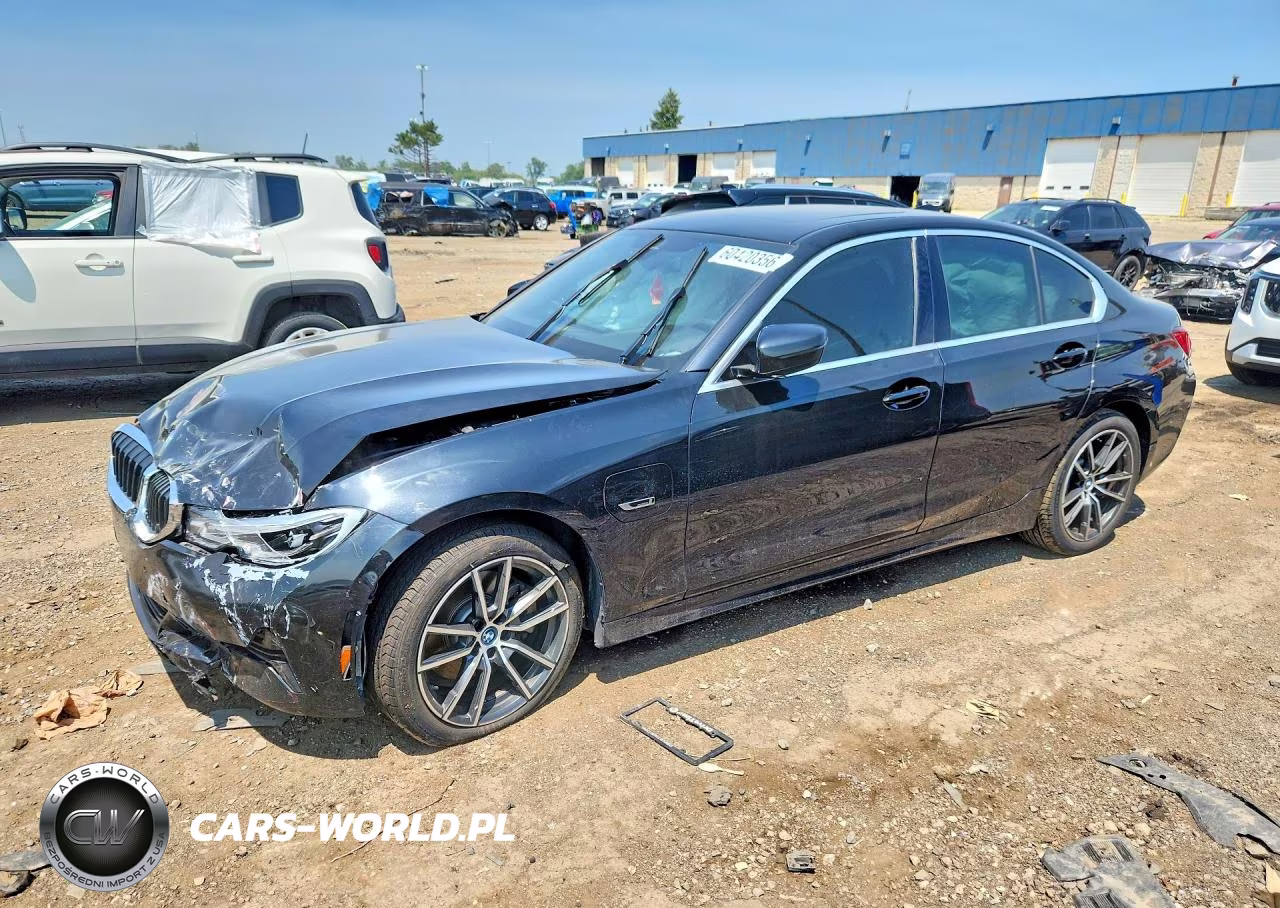 2022 BMW 330Xe – zdjęcie 1 z 12