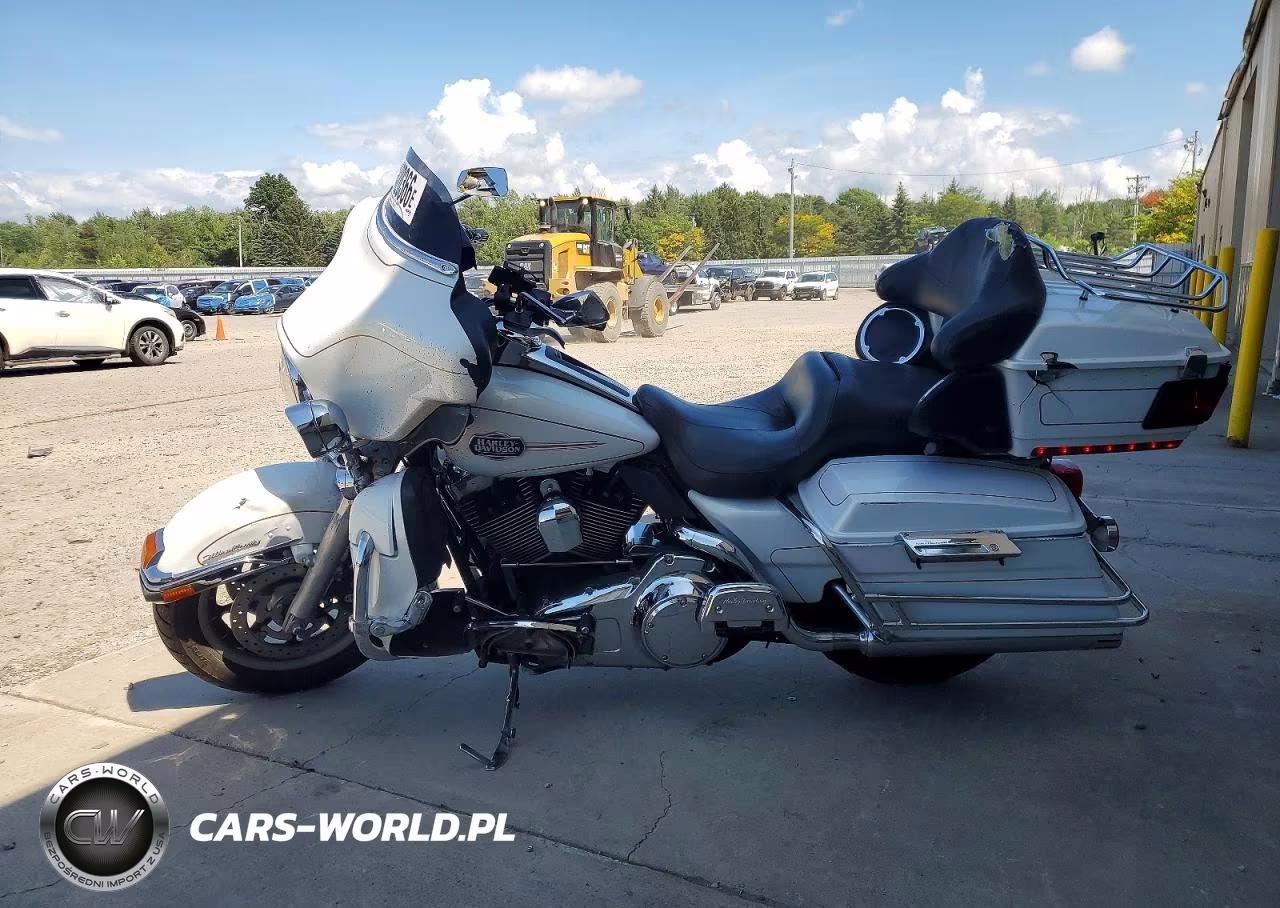 2008 Harley-Davidson Flhtcui VIN:1HD1FC4168Y672468 - 3