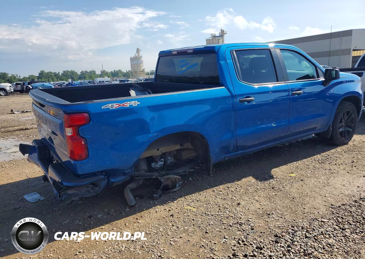 2022 Chevrolet Silverado K1500 Custom VIN:1GCPDBEK4NZ607725 - 3
