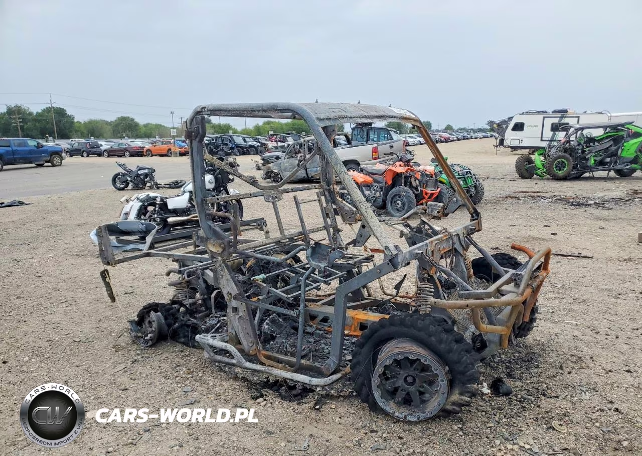 2016 Can-Am Defender X - Utility Vehicle