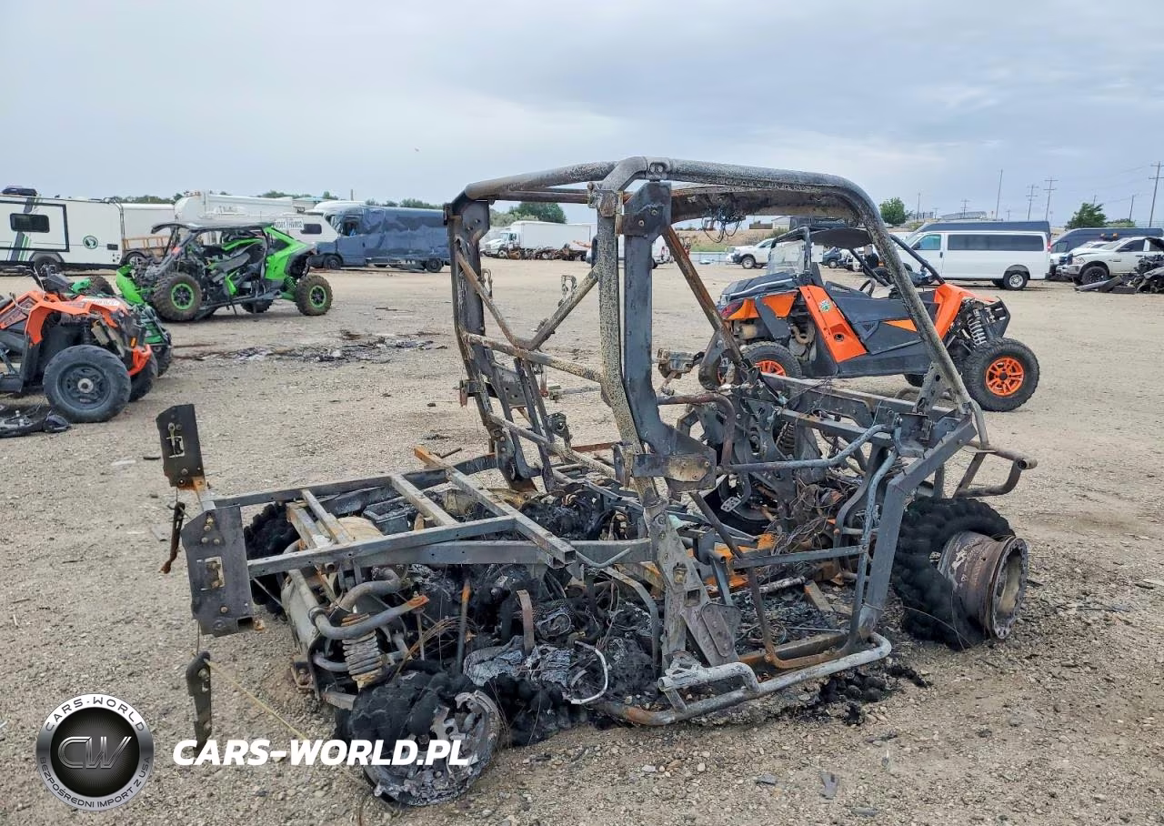 2016 Can-Am Defender X - Utility Vehicle VIN:3JBUKAP48GK000635 - 4