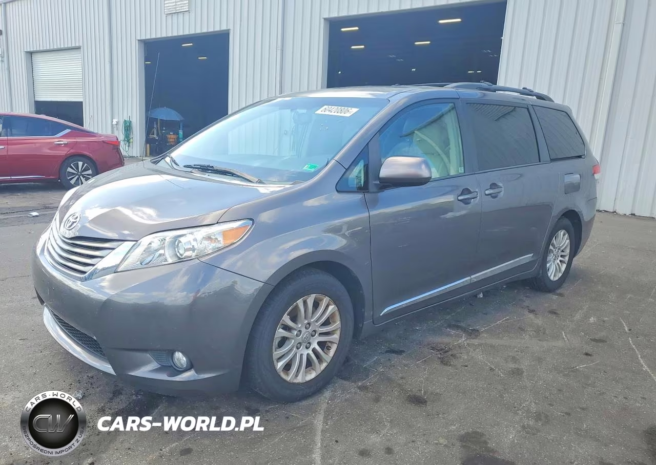 2012 Toyota Sienna Xle 8-Passenger – zdjęcie 1 z 13