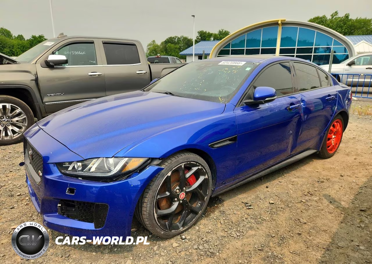 2019 Jaguar Xe S – zdjęcie 1 z 12