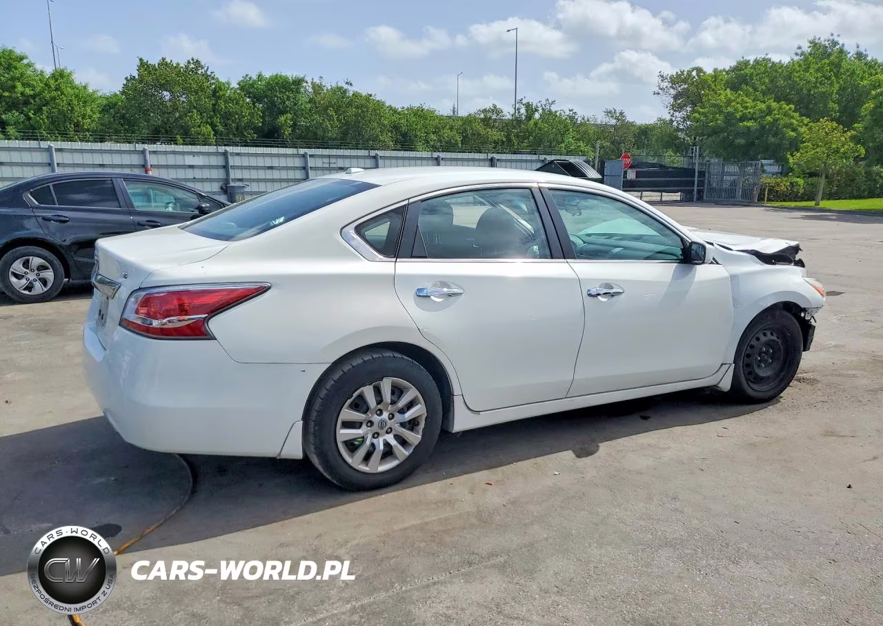 2015 Nissan Altima 2.5 S VIN:1N4AL3AP4FC435173 - 3