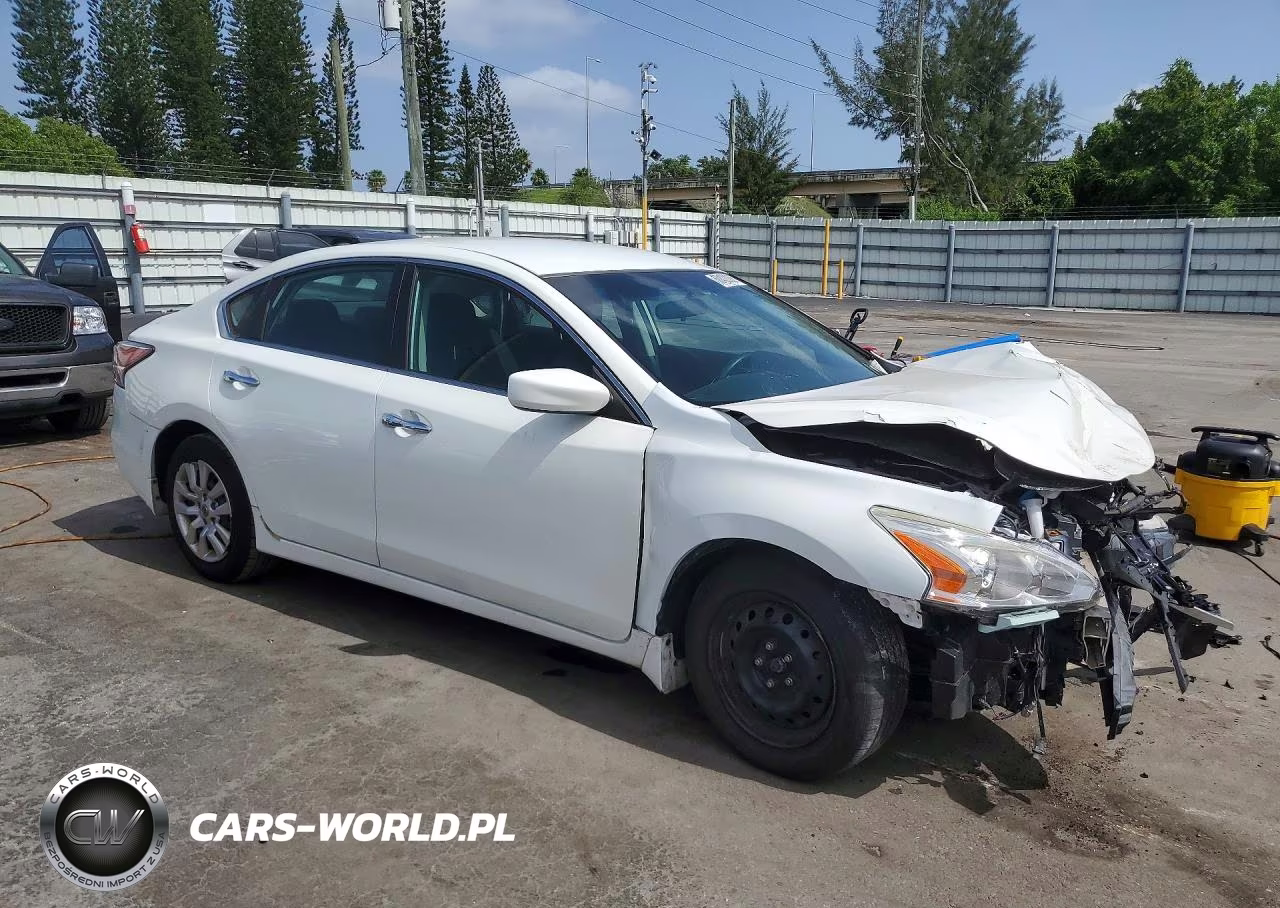 2015 Nissan Altima 2.5 S VIN:1N4AL3AP4FC435173 - 4