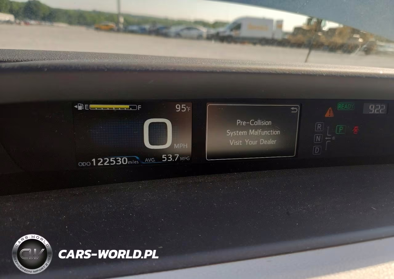 2018 Toyota Prius Two Eco VIN:JTDKARFU3J3068023 - 9
