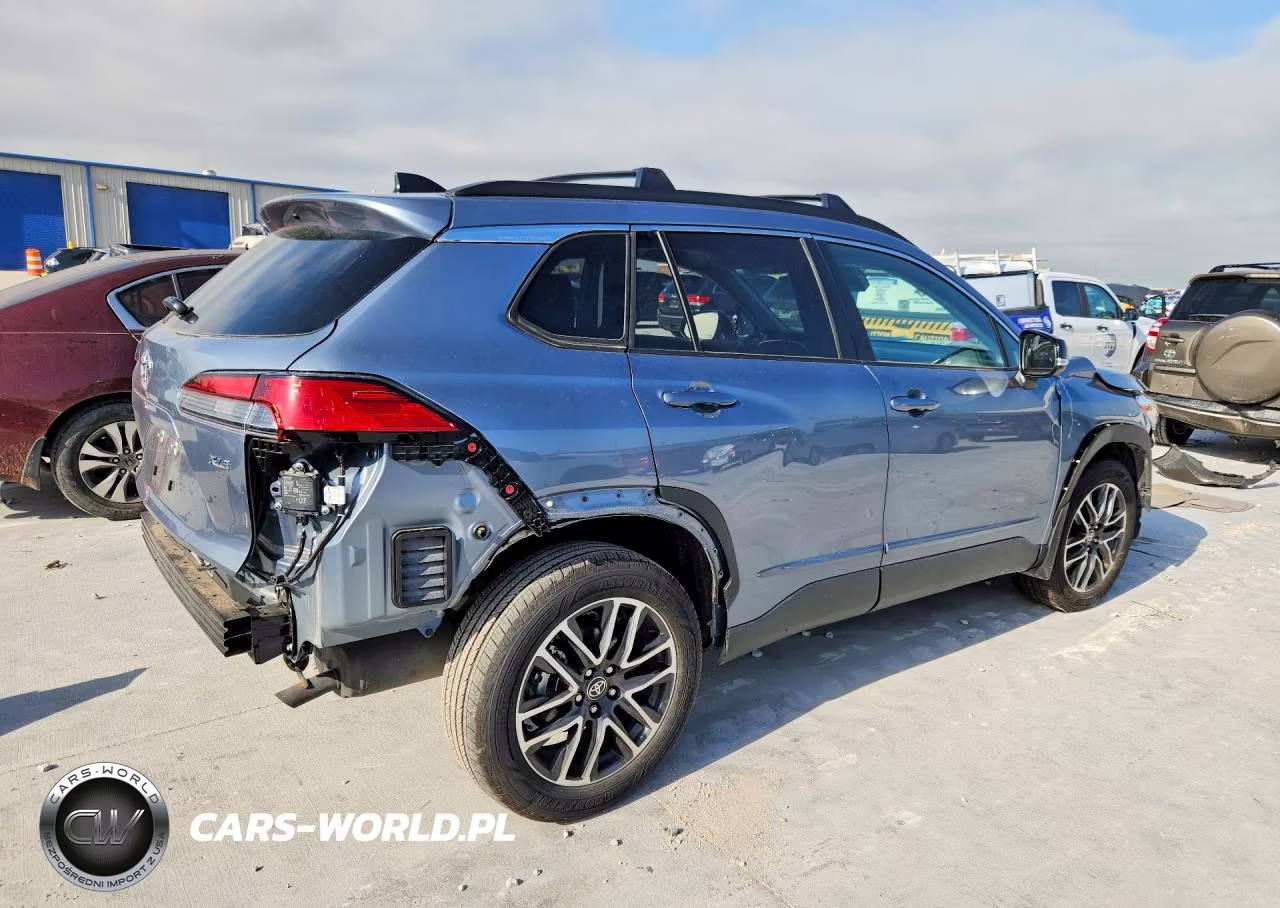 2026 Toyota Corolla Cross Xle VIN:7MUDAAAG6TV189714 - 3