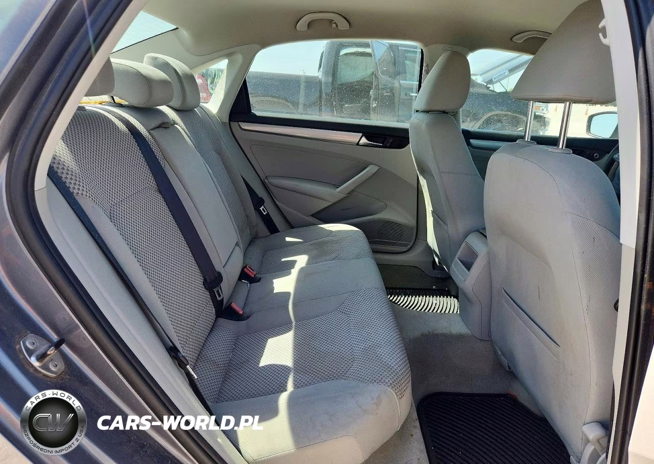 2013 Volkswagen Passat S VIN:1VWAH7A32DC105591 - 10
