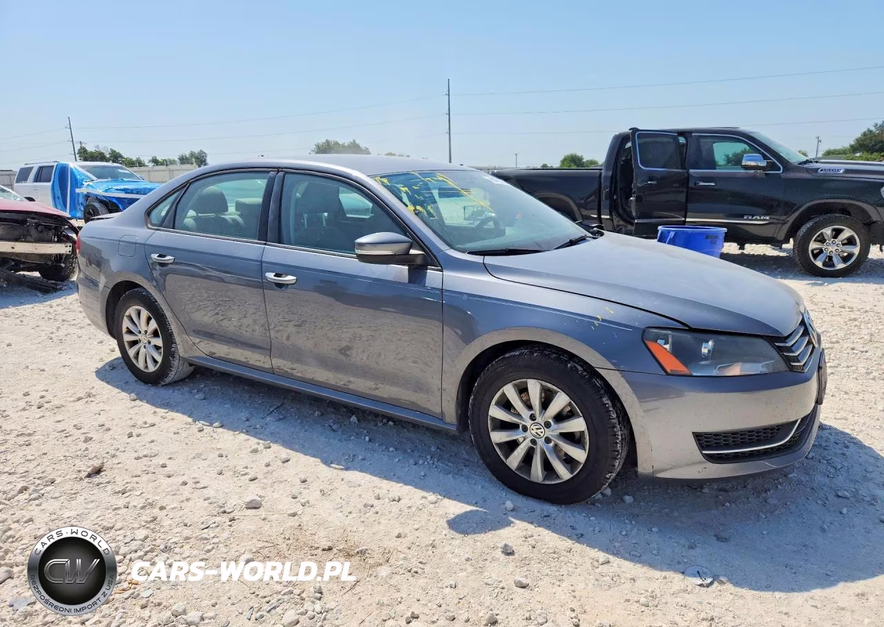 2013 Volkswagen Passat S VIN:1VWAH7A32DC105591 - 4