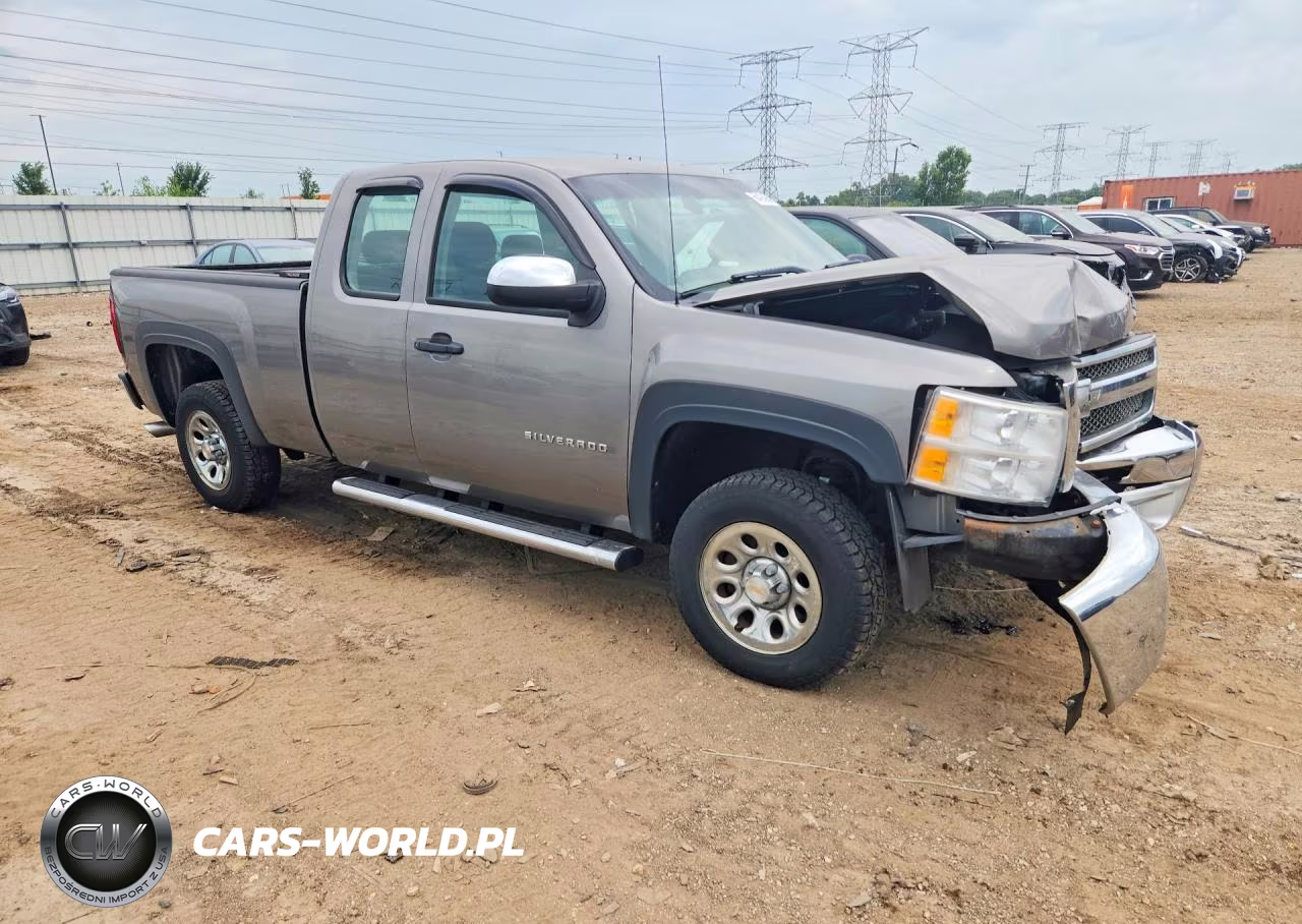 2013 Chevrolet Silverado C1500 VIN:1GCRCPEX0DZ261417 - 4