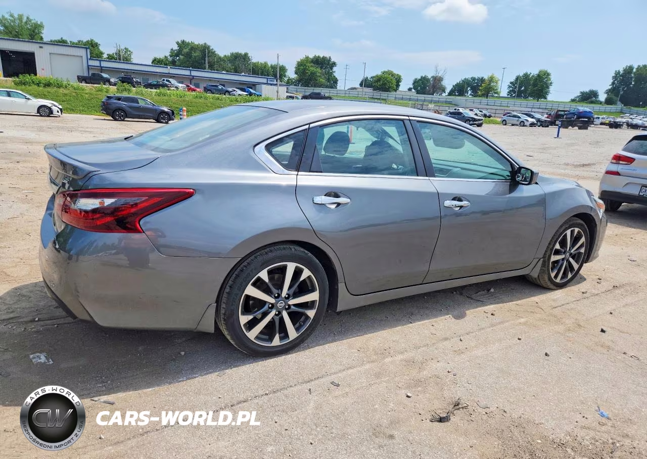 2017 Nissan Altima 2.5 Sr VIN:1N4AL3AP2HC476985 - 3