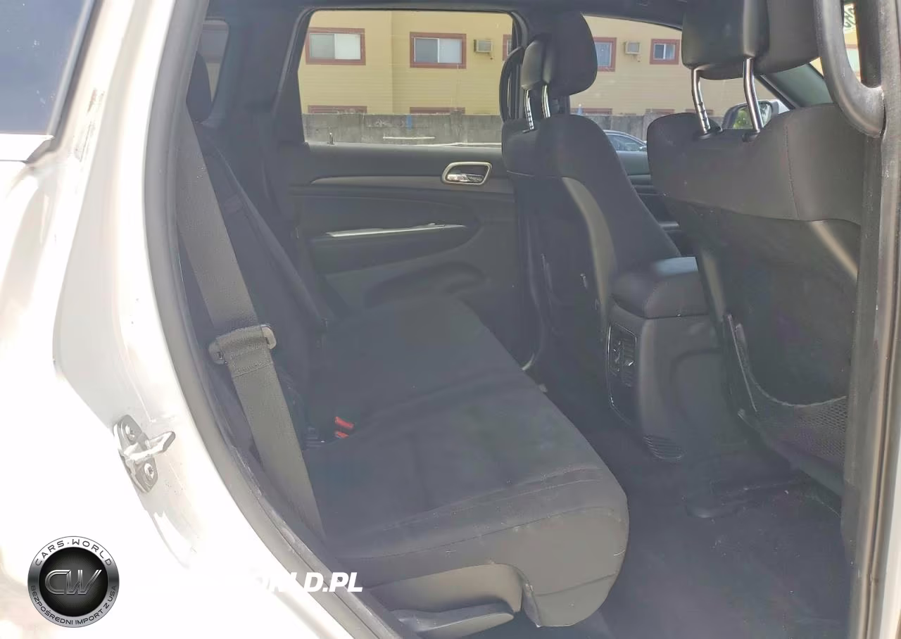 2016 Jeep Grand Cherokee Laredo VIN:1C4RJEAG6GC351839 - 10