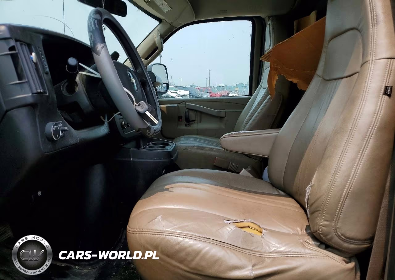 2017 Chevrolet Express 2500 Cargo Delivery Van VIN:1GCWGAFG6H1121850 - 7