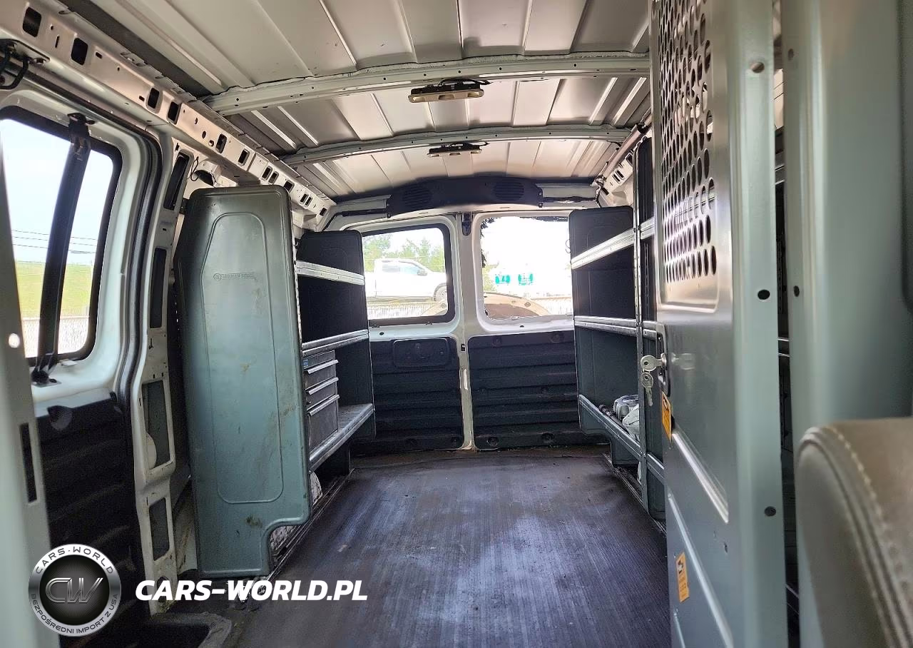 2019 Chevrolet Express G2500 VIN:1GCWGAFG8K1294289 - 10