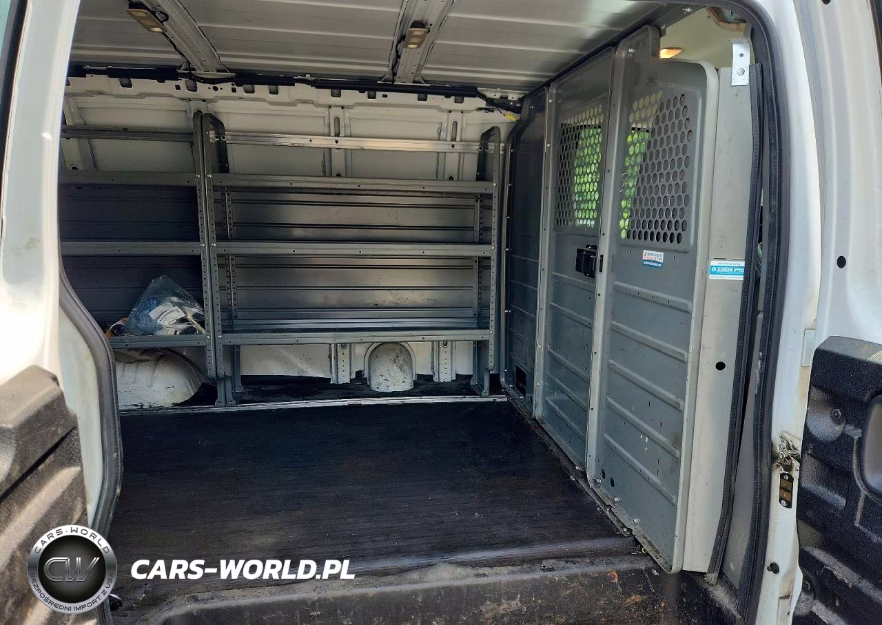 2019 Chevrolet Express G2500 VIN:1GCWGAFG8K1294289 - 11